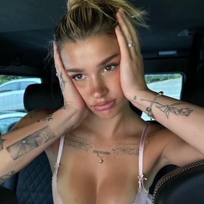 Ari 🐈‍⬛🤍 - Onlyfans Leaks