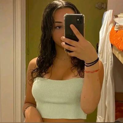 Emma - Onlyfans Leaks