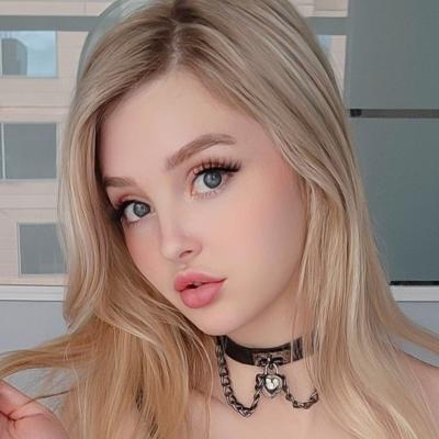 Evie Lee Mikomin - Onlyfans Leaks