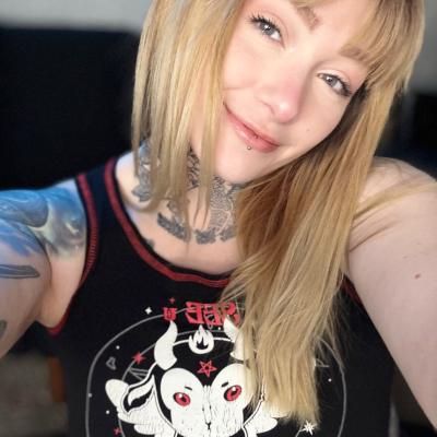 Claire LaVey - Onlyfans Leaks