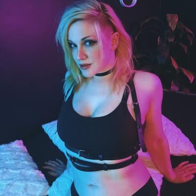 Weird Gal Yank-a-dick - Onlyfans Creator Profile Picture